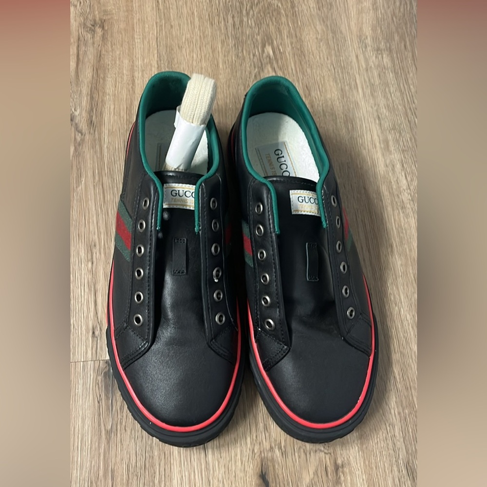 Gucci Men's Black Sneakers with Red and Green Stripes
